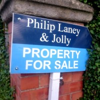 estate agent signs